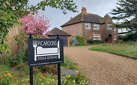 Picaroons - Friendly Bed & Breakfast Quiet With Ample Off-Street Parking