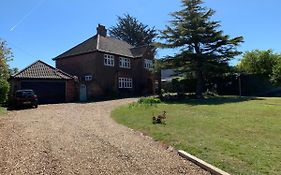 Picaroons - Friendly Bed & Breakfast Quiet With Ample Off-Street Parking